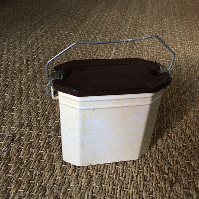 Charmante Boîte à Lunch Couvercle en Émail avec Compartiment Interne Acier Inoxydable.