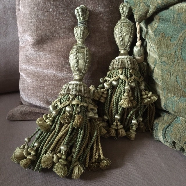 Une Paire de Glands Rideaux en Soie Exquisement Travaillés à La Main Français Qualité - Passementeri