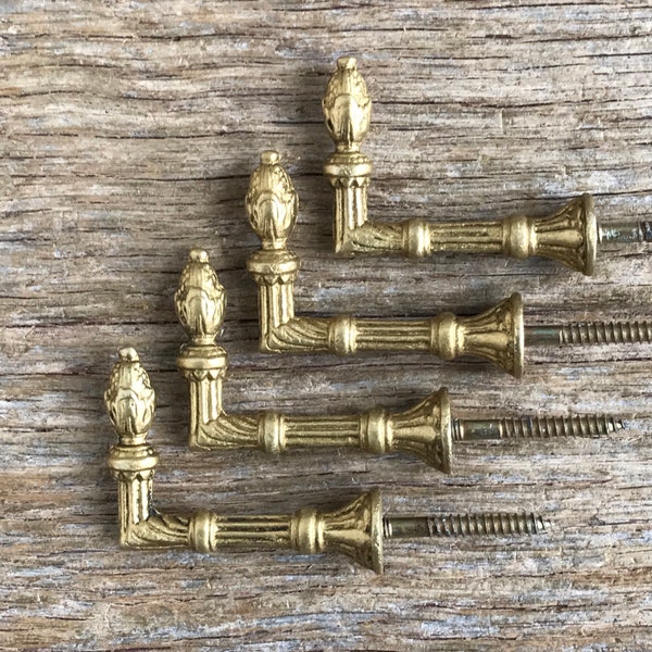 Set of 4 -French classical design decorative bronze curtain hooks with a gilt ormolu finish