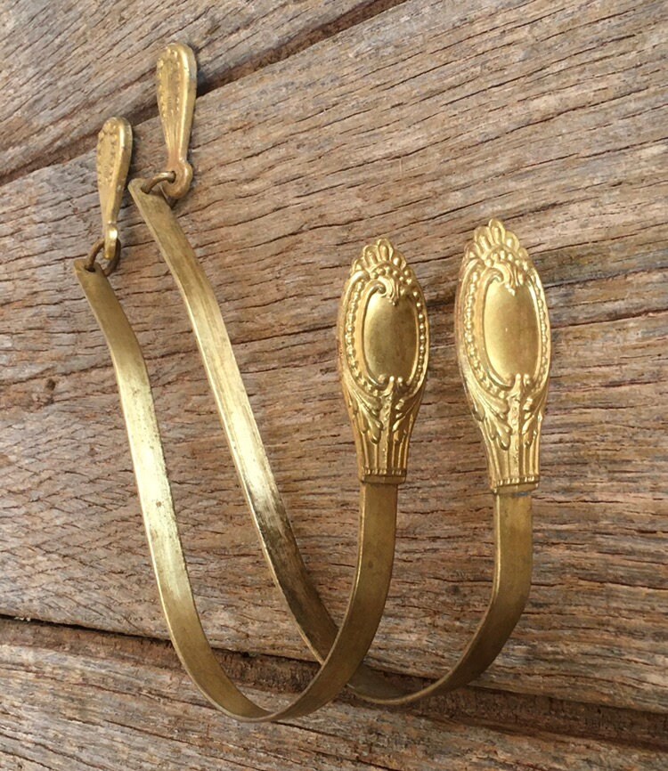 Une Paire de Français Design Classique Vintage Décoratif Col Cygne en Bronze avec Une Finition Ormol