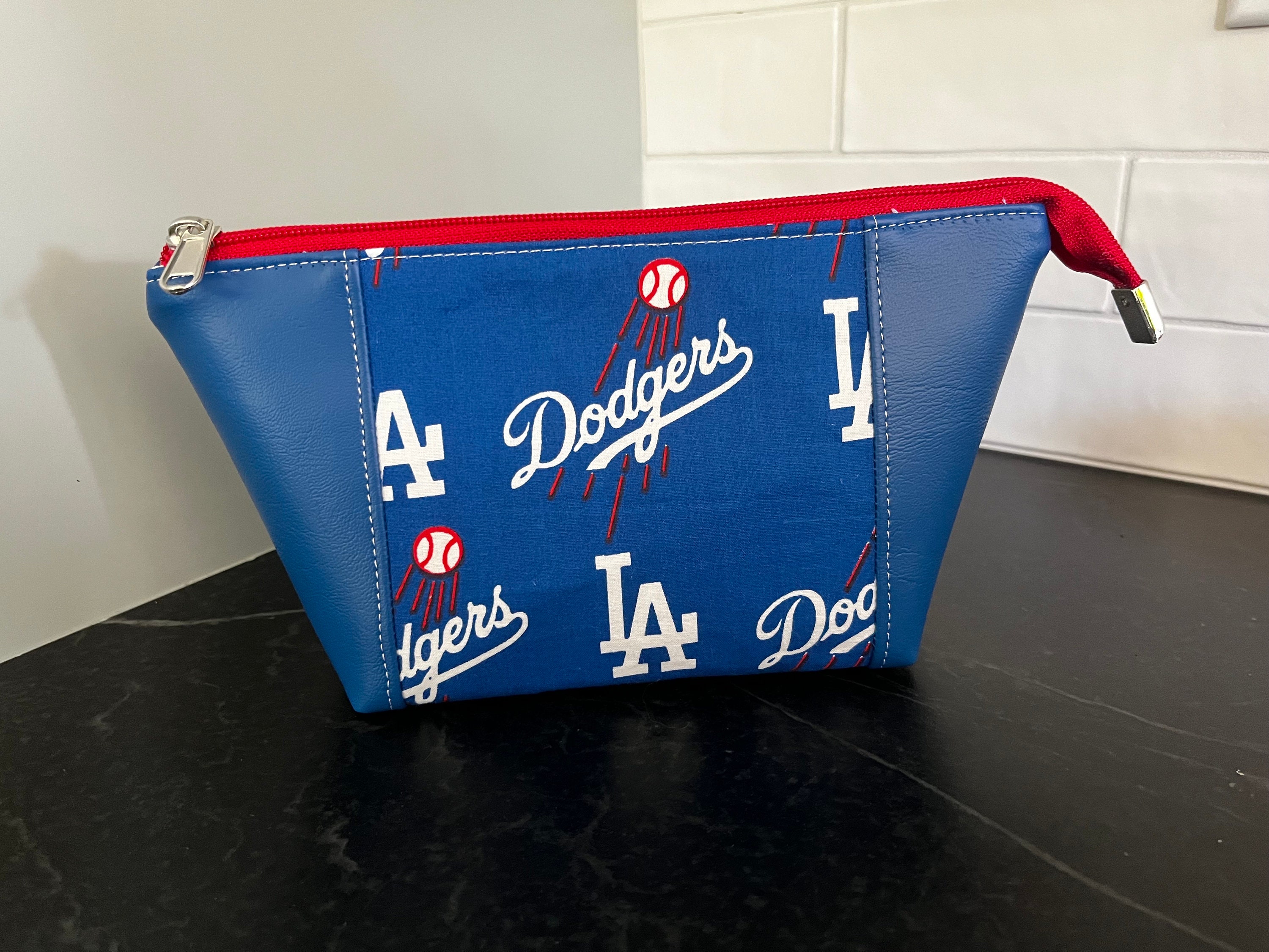 MLB Los Angeles Dodgers Stadium Crossbody Bag With Pouch – Grotto Treasures