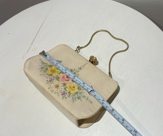 Vintage 50s Cream Floral Handbag with Gold Tone C… - image 10