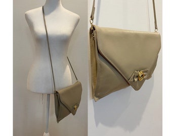 Vintage 80s Tan Vegan Leather Oversized Envelope Crossbody/Clutch with Gold Tone 3 Ring Accent