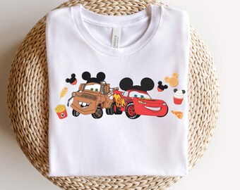 Camisa Lightning McQueen y Tow Mater, camisa de autos, motel de cono acogedor, camisas de Disneyland, camisa de Disney, camisa de Disneyland, camisa de Disney World