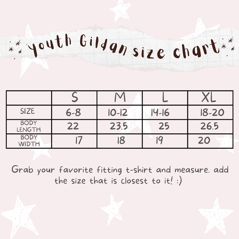 Puede incluir: Una tabla de tallas Gildan para j&oacute;venes con medidas de la S a la XL. La tabla incluye la longitud y el ancho del cuerpo en pulgadas. El texto anima a los clientes a medir su camiseta favorita para un mejor ajuste.