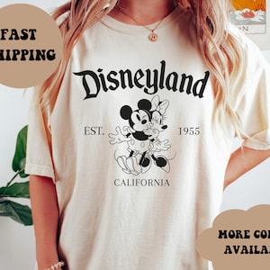 Camisa retrô Disneyland Comfort Colors, camisa Mickey e Minnie, camisas de personagens EST 1955, aniversário, camiseta retrô Disney, férias em família