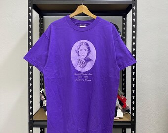 Vintage Tshirt Harriet Elisabeth Beecher Stowe American Author 90s Purple Colour