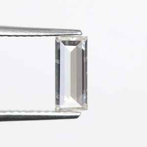 Eco-Friendly Elegance: Lab Diamond Baguette Cut Stone for Unique Jewelry