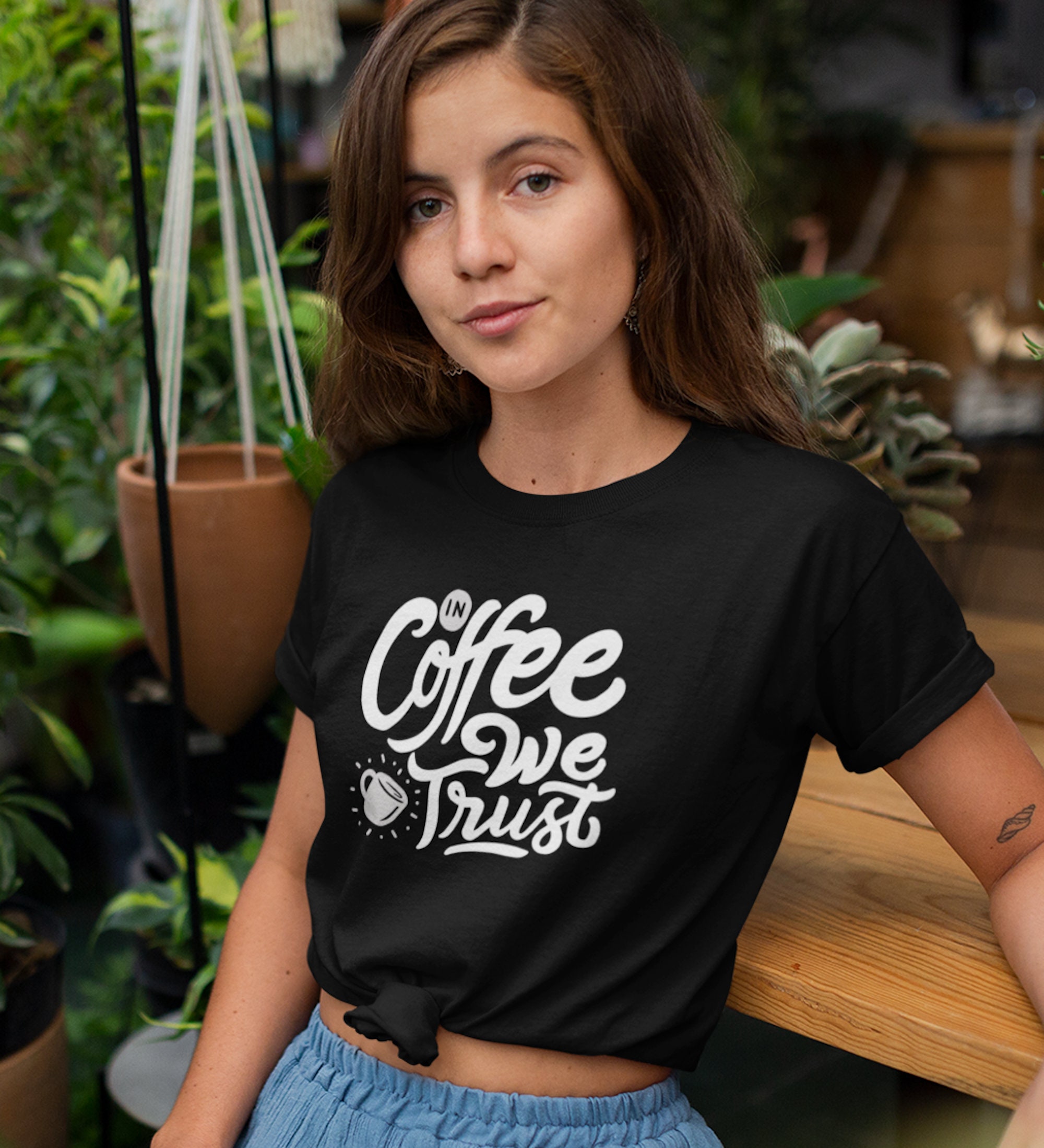 In Caffeine We Trust / Coffee TShirt / Coffee Lovers Gift / Etsy.de