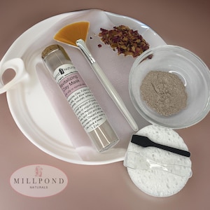 Revitalizing Clay Face Mask: Rose Kaolin, Goat Milk & Aloe