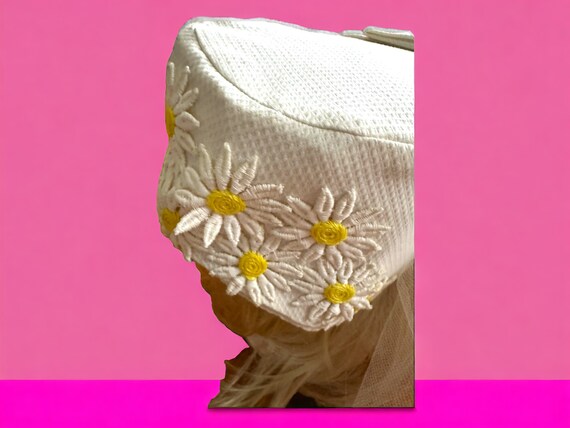 Vintage girl's handmade daisy bucket hat with vei… - image 5