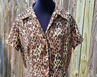 Size Large (10-14) Button Up Animal Print Shirt/Short Sleeve Cheetah Print Blouse/Leopard Print 80s Blouse/Plus Size Vintage