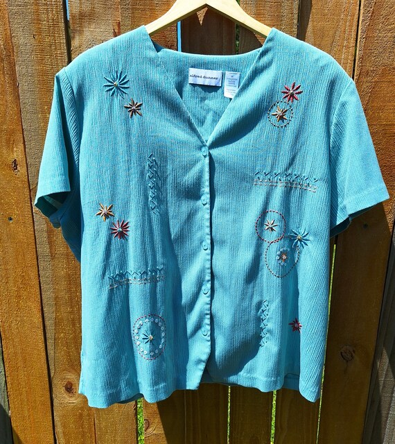 2X- Plus Size (50 Bust, 52 Hip) Embroidered Shirt… - image 3