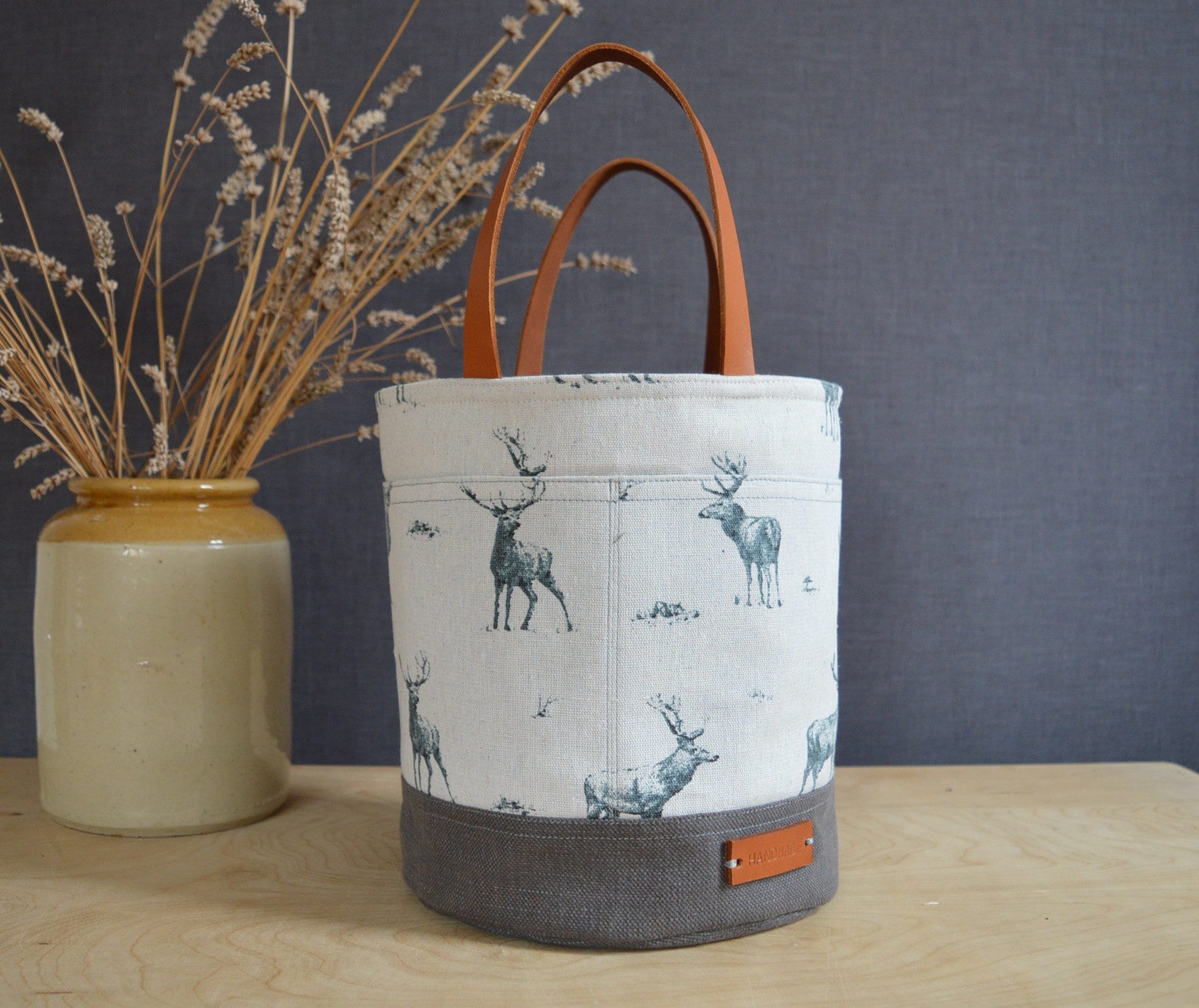 Simple bucket bag hotsell