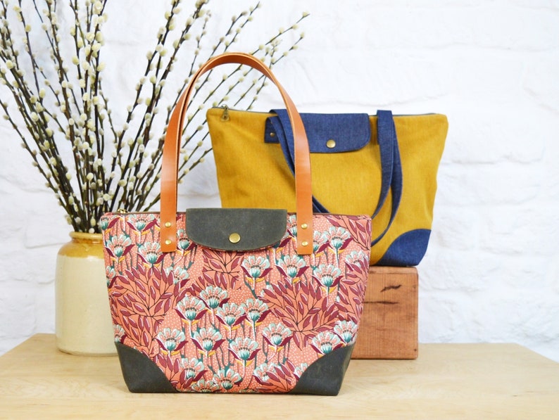 Ascot Zipper Tote Bag SEWING PATTERN, Two Sizes, Ladies Bag pattern, Shopping bag photo Tutorial, Fabric or Leather Handles (PDF Pattern) image 5