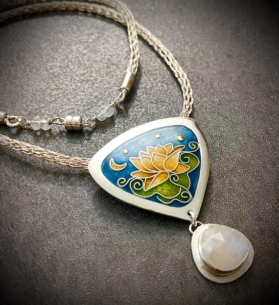 Evening lotus necklace