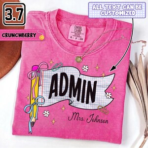 Gepersonaliseerd T-shirt met beheerdersvlaggetje, T-shirt met aangepaste schoolberoep en naam voor beheerder, T-shirt met beheerdersvlaggetje voor de start van het schooljaar, Sweatshirt DH00256