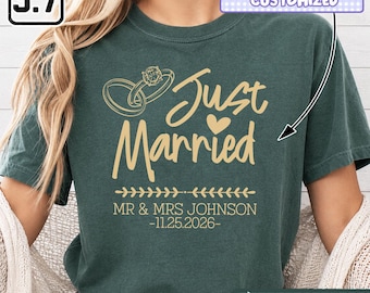 Personalized Newlywed Couple Shirt, Custom Wedding Date & Name Couple Shirt, Bride And Groom Shirt, Mr And Mrs Shirt, Sweatshirt DH00621