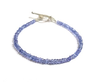 Handgemaakte tanzaniet-kralenarmband | Sterling tuimelsluiting