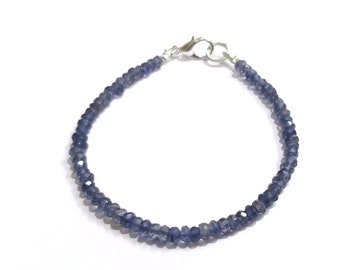 Pulseira de contas de iolita natural: Joia com gema facetada AAA+ (4-5 mm)
