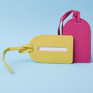 Leder Kofferanhänger by Wasama | Farben erhältlich | Reise, Anhänger, Urlaub, Ferien, Geschenk | RFID Schutz | Die TagAlong