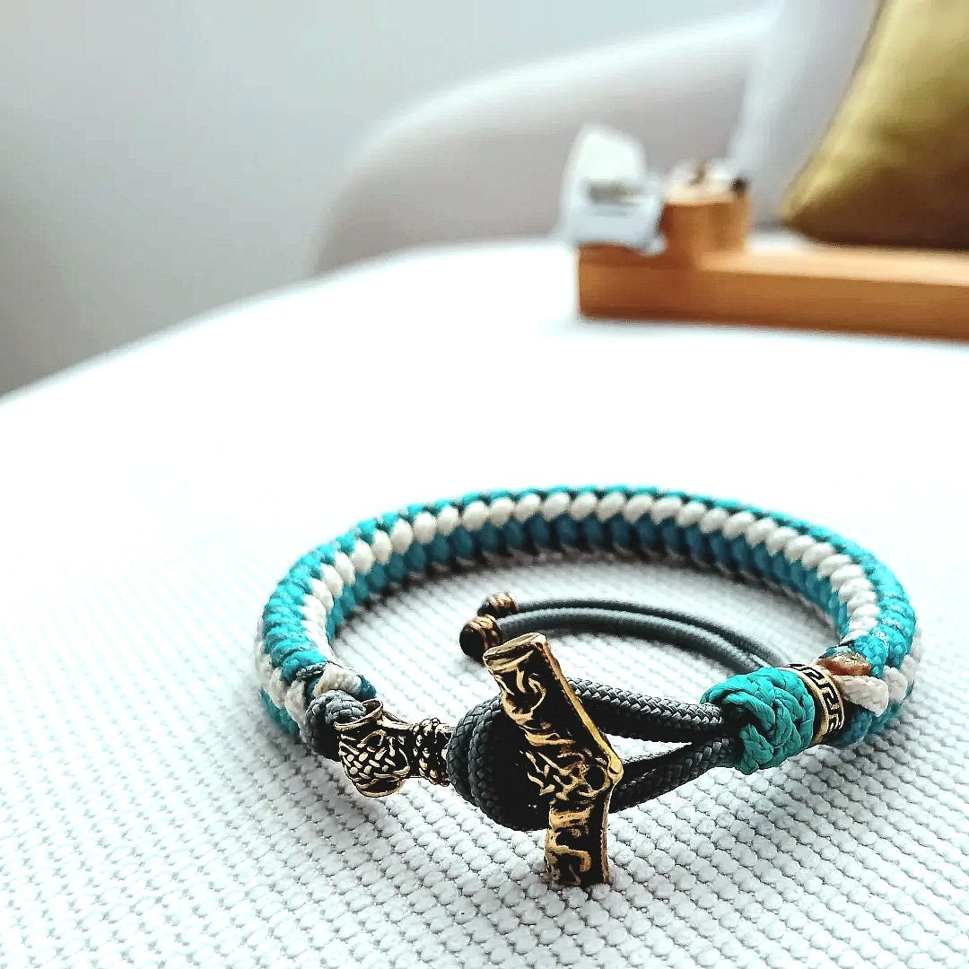 Paracord bracelet with tiny brass Thor's hammer clasp, viking bracelet, warrior bracelet, EDC bead, paracord armband, screw bracelet.