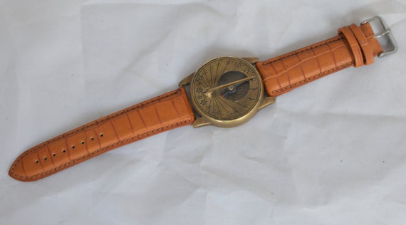 Montre-bracelet Steampunk – Boussole + Cadran Solaire, Laiton Et Cuir Fait Main