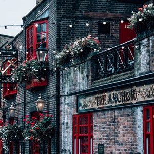 English Pub, London Print, String Lights, England Wall Art, London Print, Man Cave, Bar Home Decor, Travel Gift, Kitchen Red