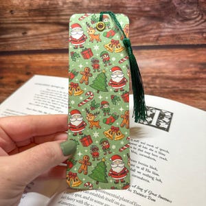 Christmas Bookmark | Cute festive bookmark with tassel, green & red Xmas Bookmark | Book worm Gift, reading, Christmas Gift for book lover