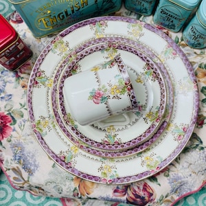 Vintage 1900s Sutherland Art China English Bone China Quad