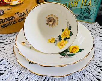 Vintage Imperial Contemporary English Bone China Trio uit de jaren 70