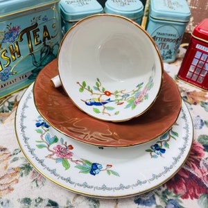 Vintage 1950s Aynsley English Bone China Trio - Pembroke