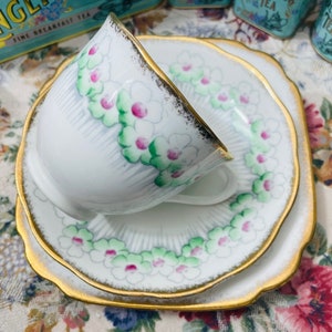 Vintage 1930s Royal Albert Crown English Bone China Trio - Corn Cockle