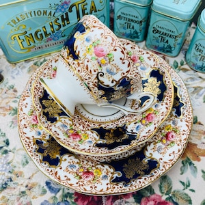 Vintage 1930s Salisbury English Bone China Trio