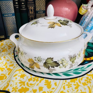 Vintage 1970s Royal Doulton Englisch Bone China Gemüse Terrine - Larchmont