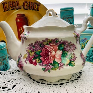 Vintage 1960s Arthur Wood English Bone China Donegal-Style Teapot