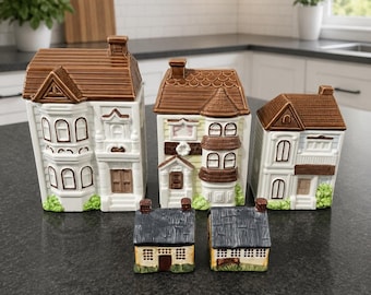 Japanse handgeschilderde Otagiri keramische Victoriaanse rijtjeshuis busset jaren 1980 vintage blok & versnelling zout/peperstel zeldzaam