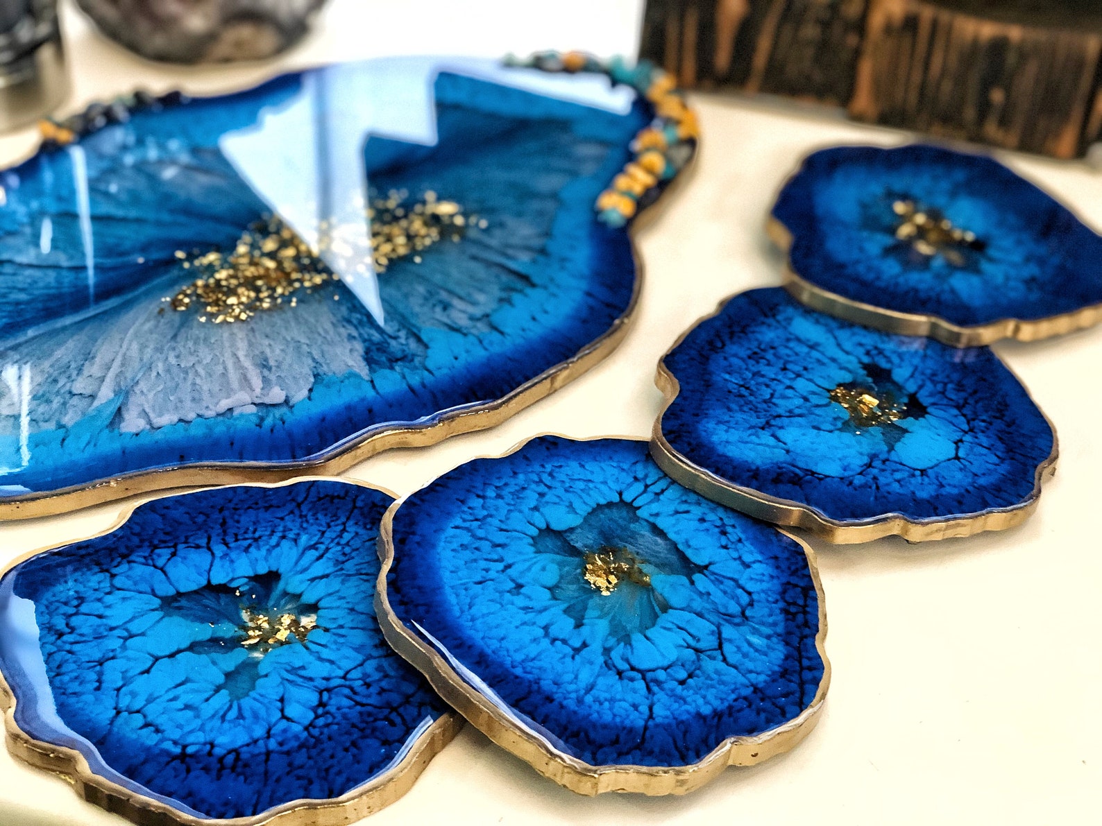 Deep blue resin geode tray and agate coasters set Cheese Etsy