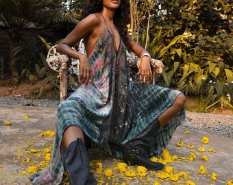 boho disco dress Sequin Ibiza Halterneck Maxi Dress, Goddess, Iridescent Pink Lilac Sequin Gown Shoe Size:EU39/ UK6/ US8/ AU8.5 this dress features a Black Corset Midi Dress: new_150d