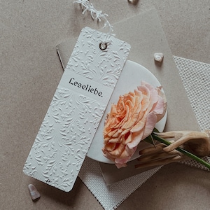 Handgemachtes Lesezeichen / Unikat / Vintage Lesezeichen mit floralem Motiv / Geschenk für Bücherfreunde / Prägung