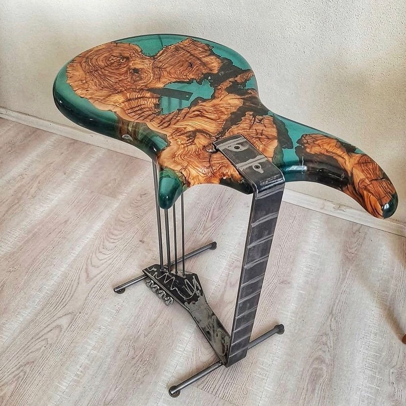 Coffee/side/end/guitar Table Wood Raund/epoxy Resin Live