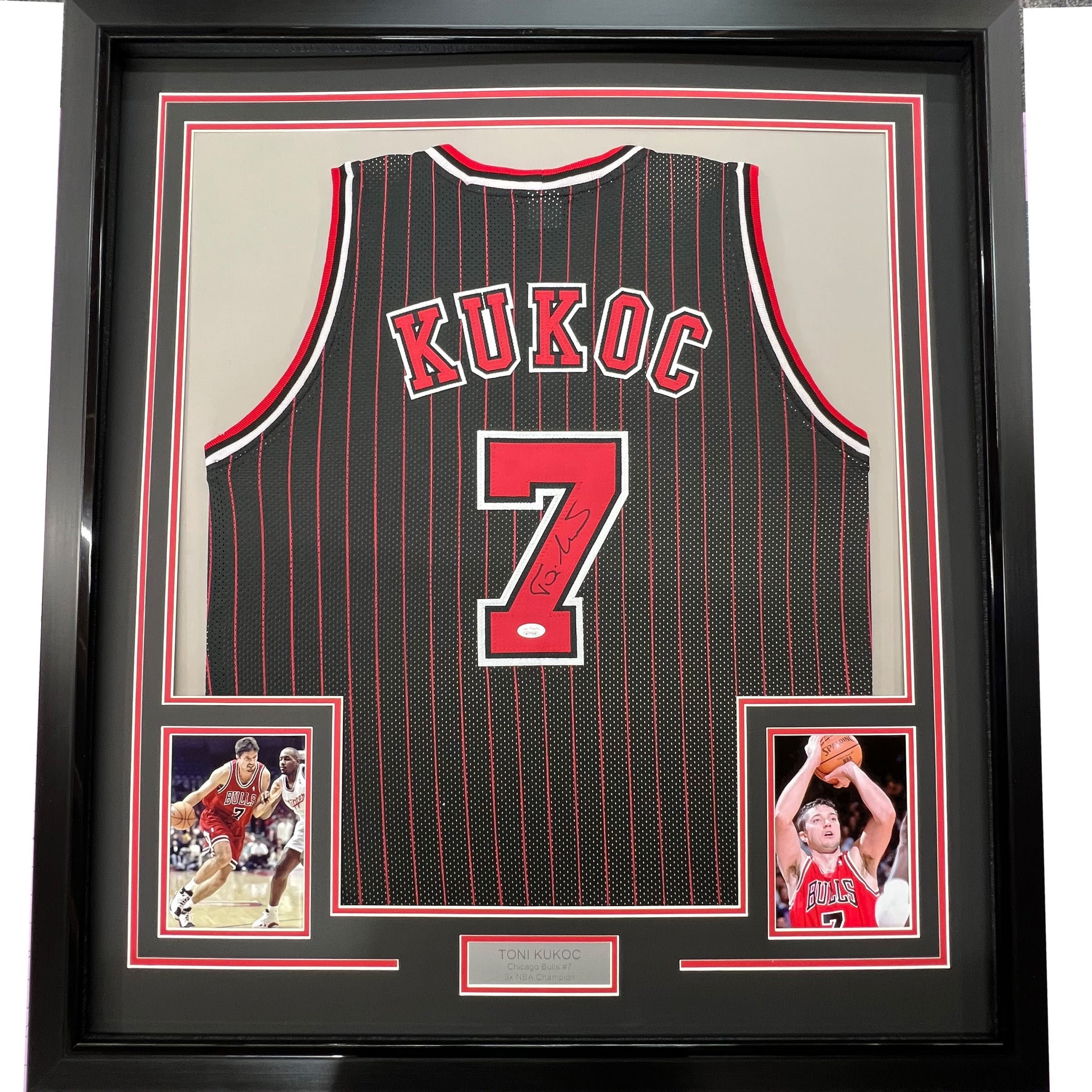  Bulls Toni Kukoc Autographed White Jersey 3x N.B.A