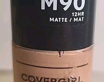 NUOVO fondotinta liquido opacizzante CoverGirl TruBlend Matte Made Perfect Beige M90