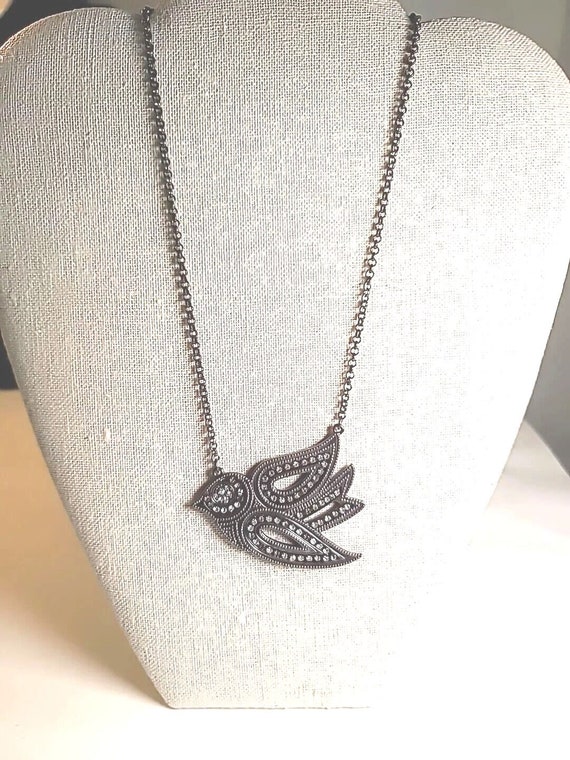 Vintage AEO American Eagle Peace Dove Bird Necklac