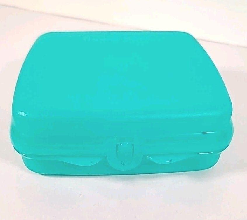 Tupperware Lunch Sandwich Keeper Teal 8203 A-2 Flip Top Container