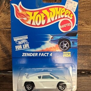 Vintage NEW NOS Hot Wheels 1995 Zender Fact 4 #454 Blau Karte