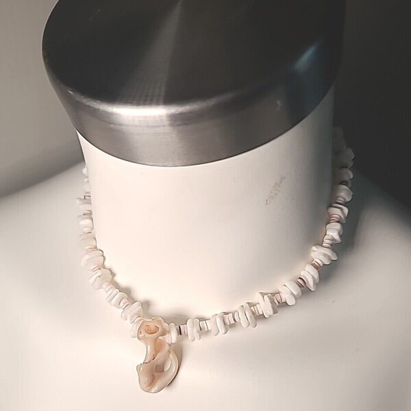 Vintage White Hawaiian 14" Puka Sea Shell Necklace Surfer Choker Beach