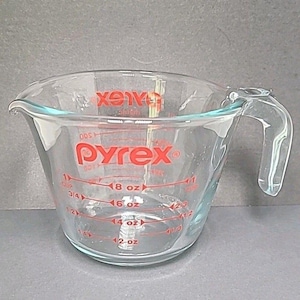 Vintage Pyrex Measuring Cup Open Handle 1 Cup Red Lettering