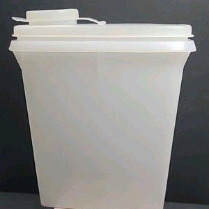 Vintage Tupperware White Store & Pour Storage Container 499-12 With Lid