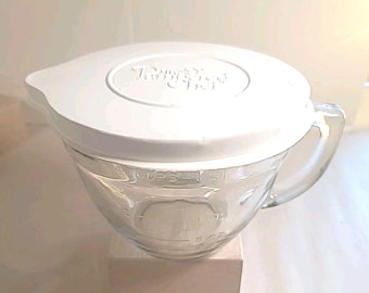 Tazón medidor de vidrio Pampered Chef de 4 tazas / 1 cuarto de galón con tapa blanca